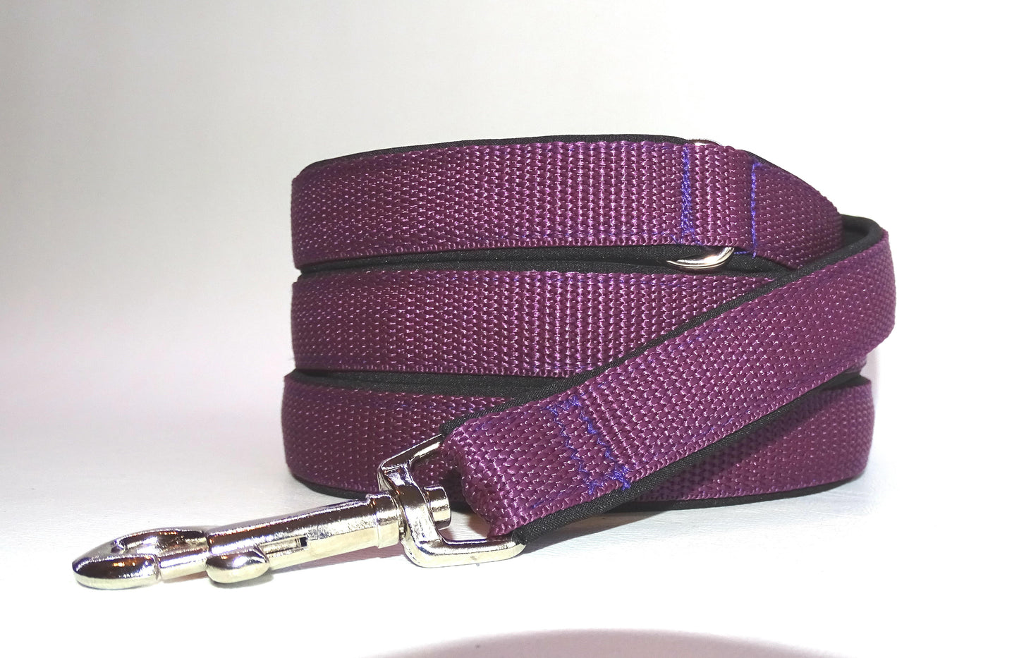 Gepolstertes Hunde Geschirr Lila Paracord, personalisierbar